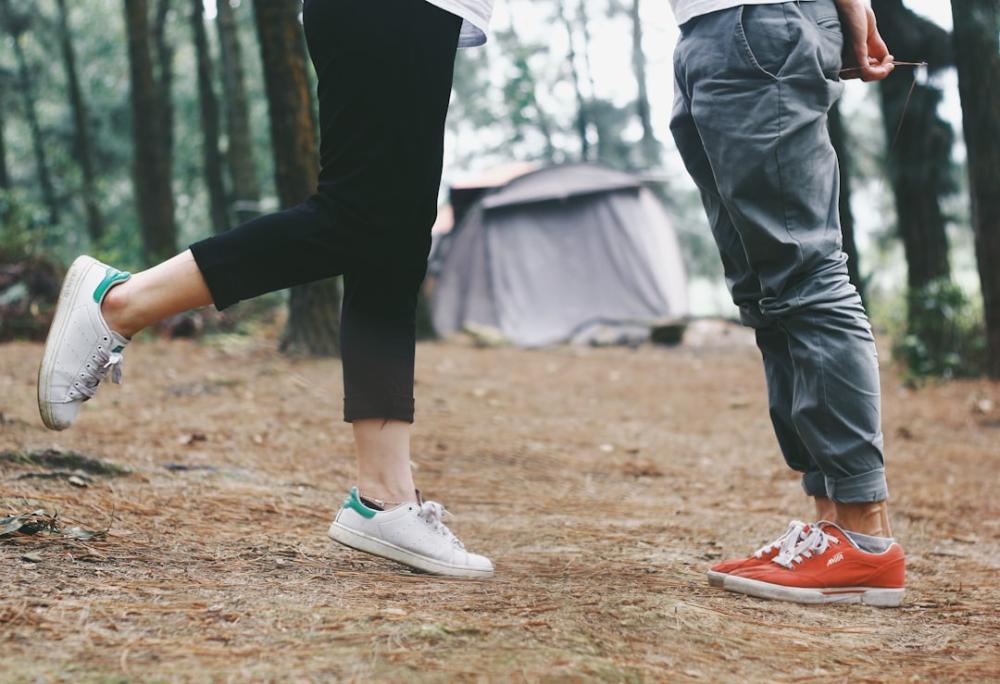 How to Master the Art of Flirting Without a Trace
